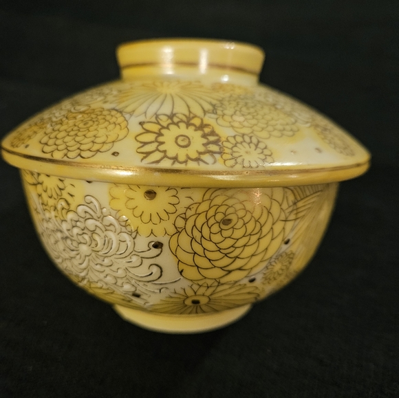 Kutani handpainted bowl with lid from Japan - Picture 7 of 10